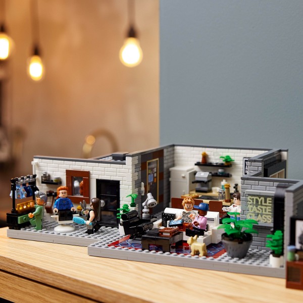 LEGO Creator Конструктор Queer Eye – The Fab 5 Loft 10291