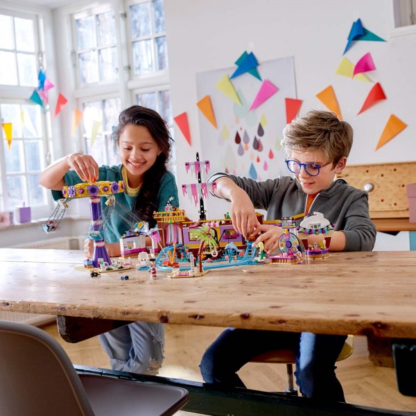LEGO Friends Конструктор Парк развлечений на набережной 41375