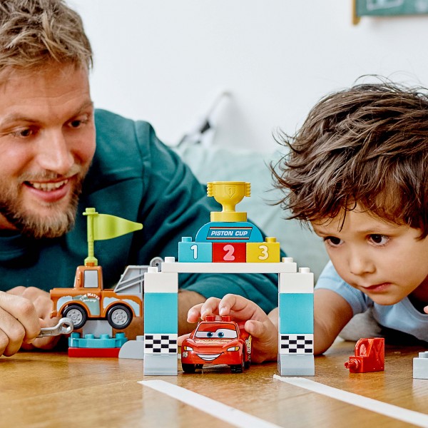 LEGO DUPLO Конструктор День гонки Молнии Мак-Квина 10924