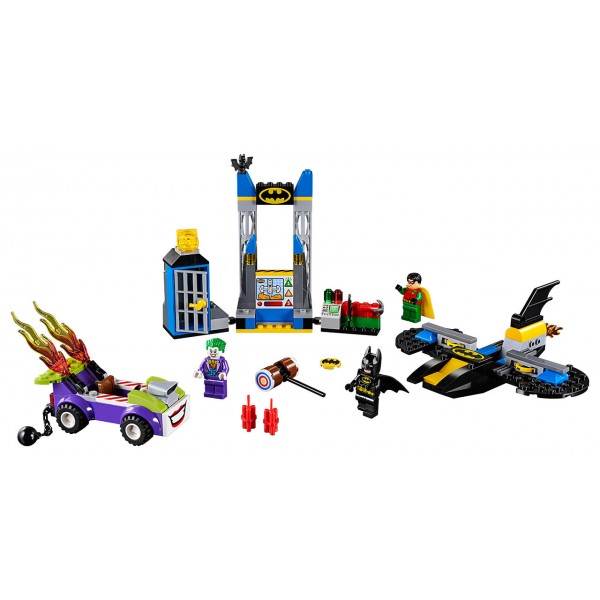 LEGO Juniors Конструктор Джокер атакует Бэтпещеру 10753