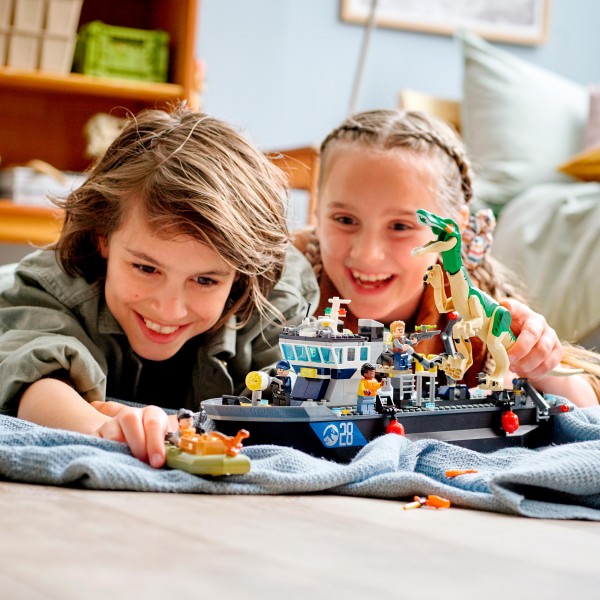 LEGO Jurassic World Конструктор Побег барионикса на катере 76942