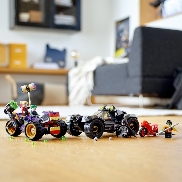 LEGO Super Heroes Конструктор Преследование трехколесного мотоцикла Джокера 76159