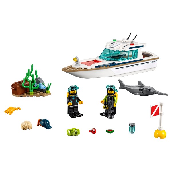 LEGO City Конструктор Яхта для дайвинга 60221