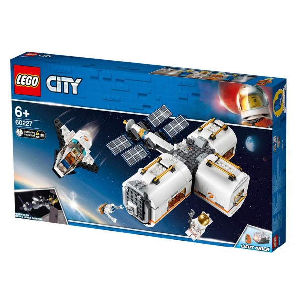 LEGO City Конструктор Лунная космическая станция 60227