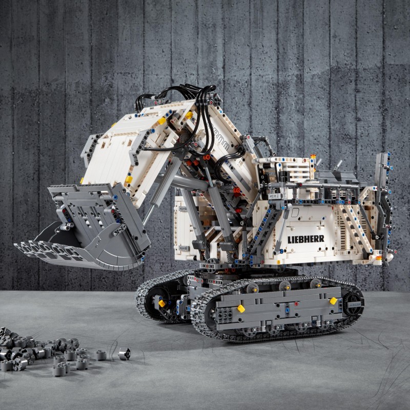 Lego technic store liebherr r9800 excavator