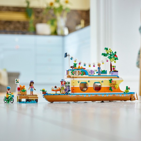 LEGO Friends Конструктор Плавучий дом на канале 41702