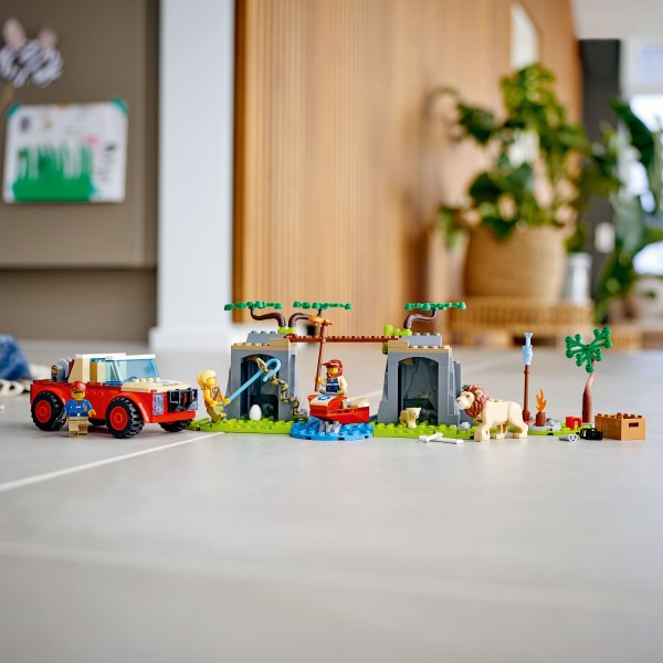 LEGO City Конструктор Спасательный внедорожник для зверей 60301