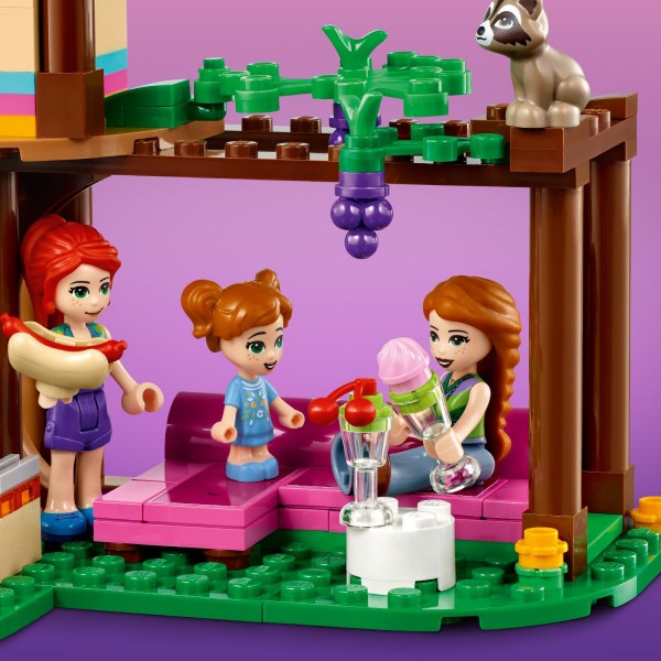 LEGO Friends Конструктор Домик в лесу 41679