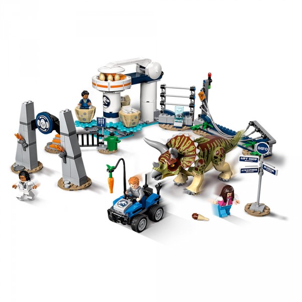 LEGO Jurassic World Конструктор Ярость трицератопса 75937