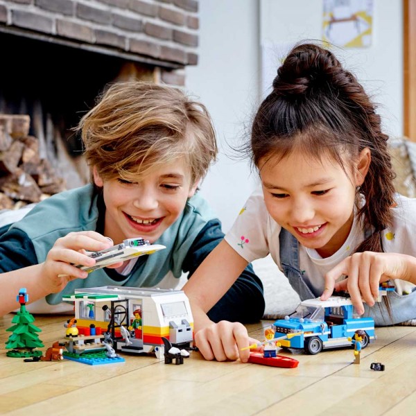 LEGO Creator Конструктор Семейные каникулы с фургоном 3 в 1 31108