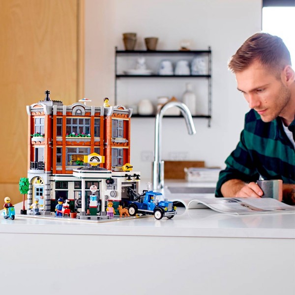 Конструктор LEGO Creator Гараж на углу 10264