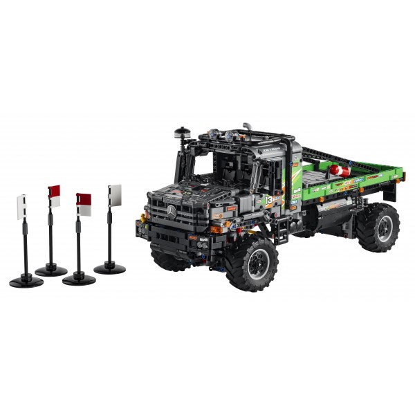 Конструктор LEGO Technic Полноприводный грузовик-внедорожник Mercedes-Benz Zetros 42129