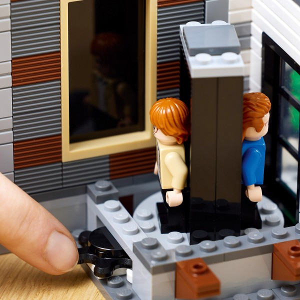 Конструктор LEGO Creator Queer Eye Лофт Великолепной пятерки