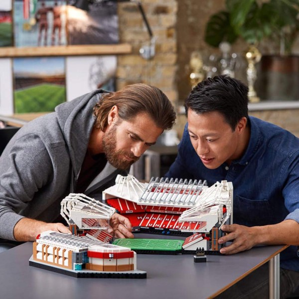 Конструктор LEGO Creator Стадион Олд Траффорд Манчестер Юнайтед 10272