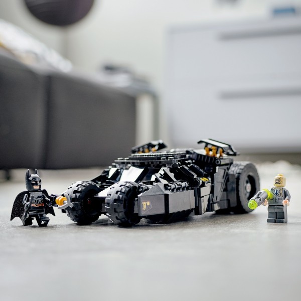 Конструктор LEGO DC Batman Бэтмобиль «Тумблер»: схватка с Пугалом 76239