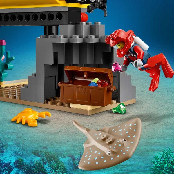 Конструктор LEGO City Исследовательская база океана 60265