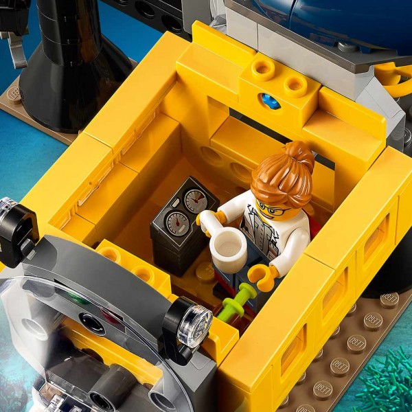 Конструктор LEGO City Исследовательская база океана 60265