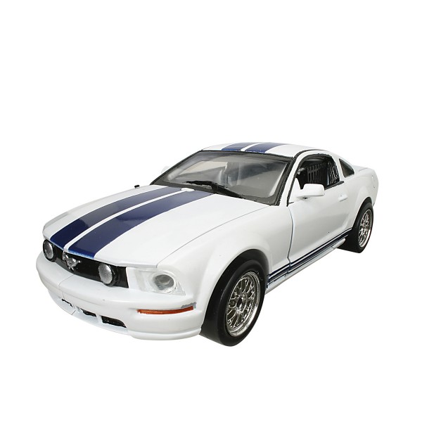 Робот-трансформер - Ford Fr 500C Mustang (1:24) 53071R