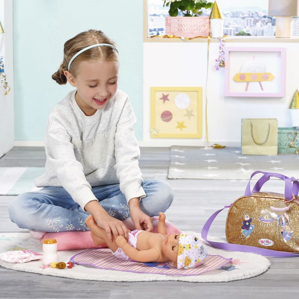 Сумка с аксессуарами для куклы Baby Born серии "День Рождения" (коврик, бутыл.,подгузн.,погрем.) 831106