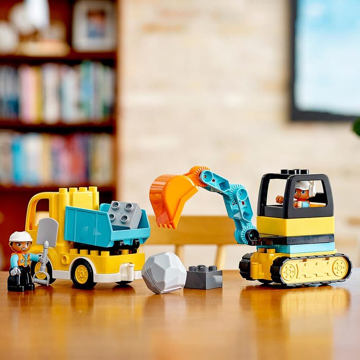 LEGO DUPLO Конструктор Грузовик и гусеничный экскаватор 10931