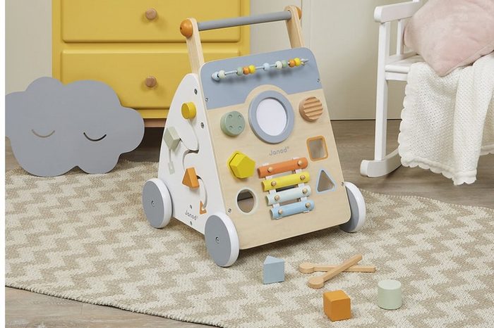 Игровой центр-ходунки Janod Sweet Cocoon J04410