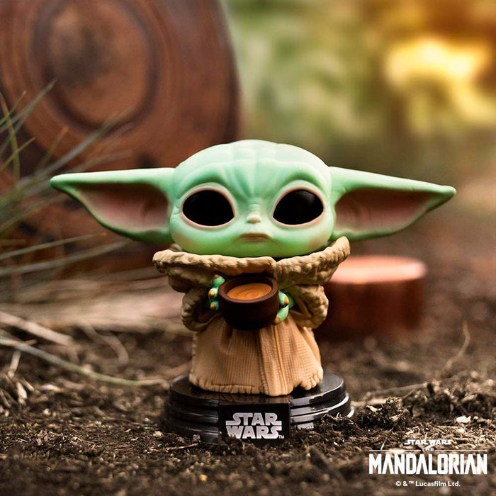Игровая фигурка Funko Pop! cерии "Мандалорец" ­ Малыш с чашкой 49933